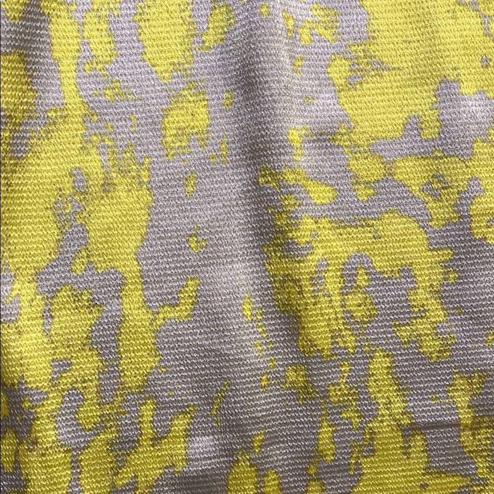 🎈The Limited Yellow Silver Smocked Blouse🎁Bundle up to 5lbs for $20 Sale 📦 - Picture 3 of 4